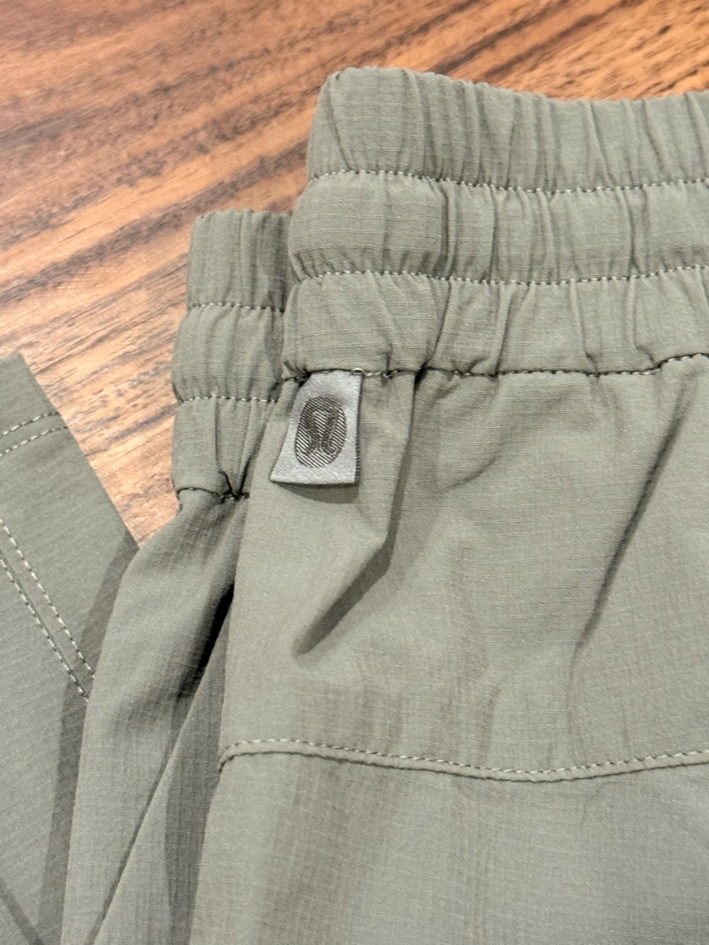 Lululemon Bowline Pant 30"
Stretch Ripstop Rover Green Medium - Picture 8 of 10